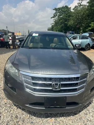 Photo - Honda Crosstour 2010 Gray