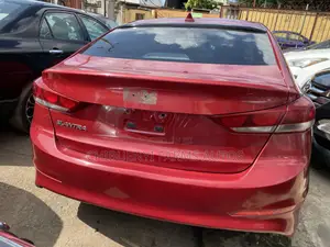 Hyundai Elantra 2017 Red