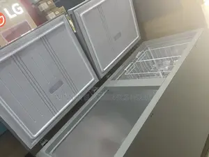 Hisense Double Door Low Energy Chest Freezer 701 Liters