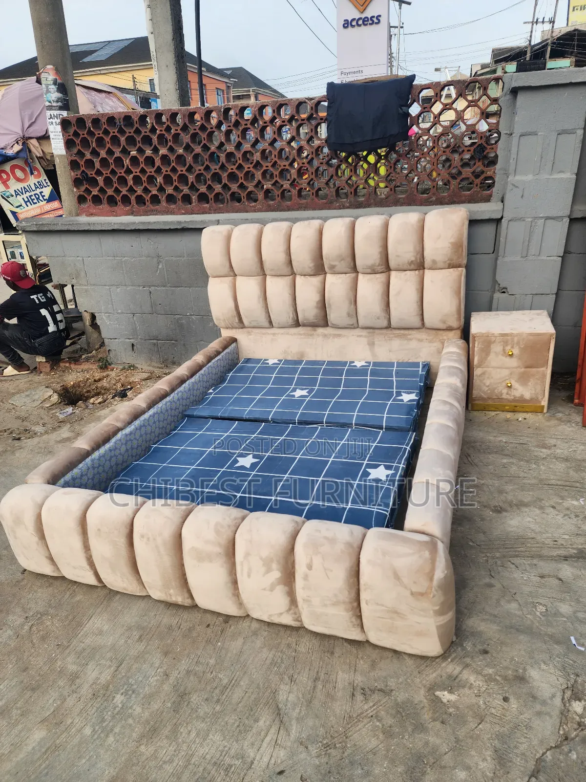 Brand New 4.5by6 Bubble Bed.