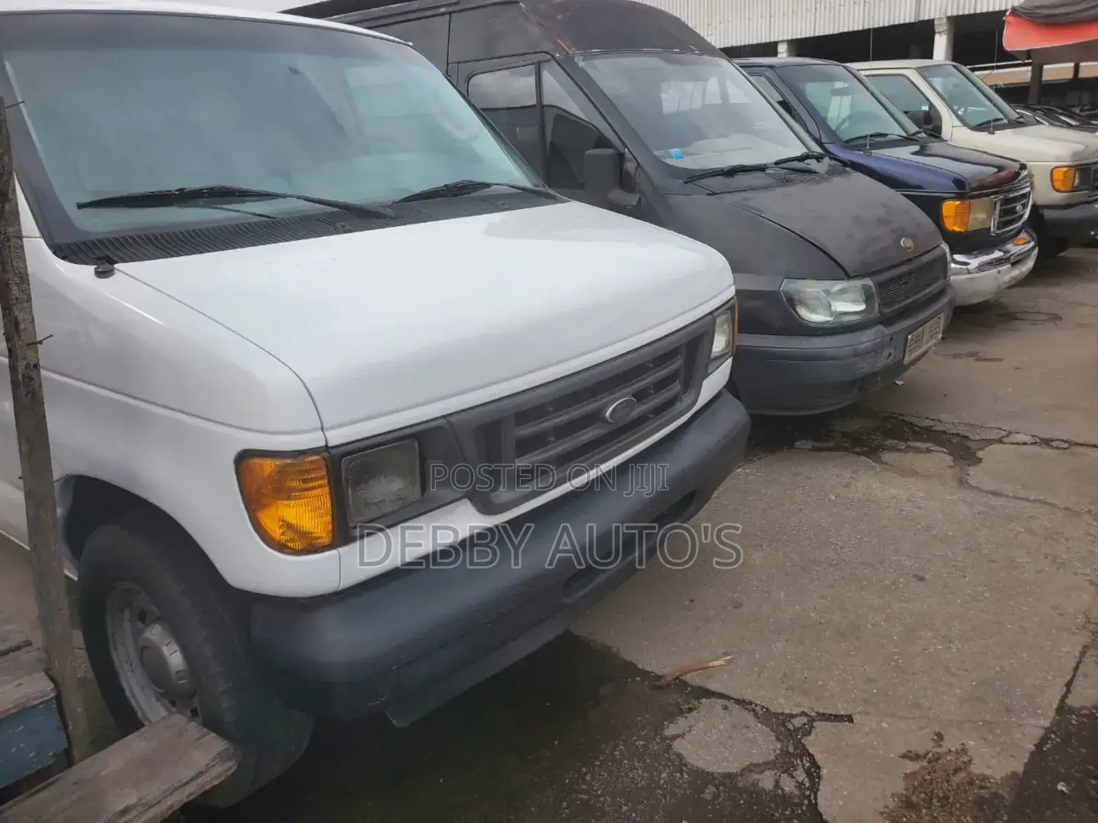 Ford E250 2006 White