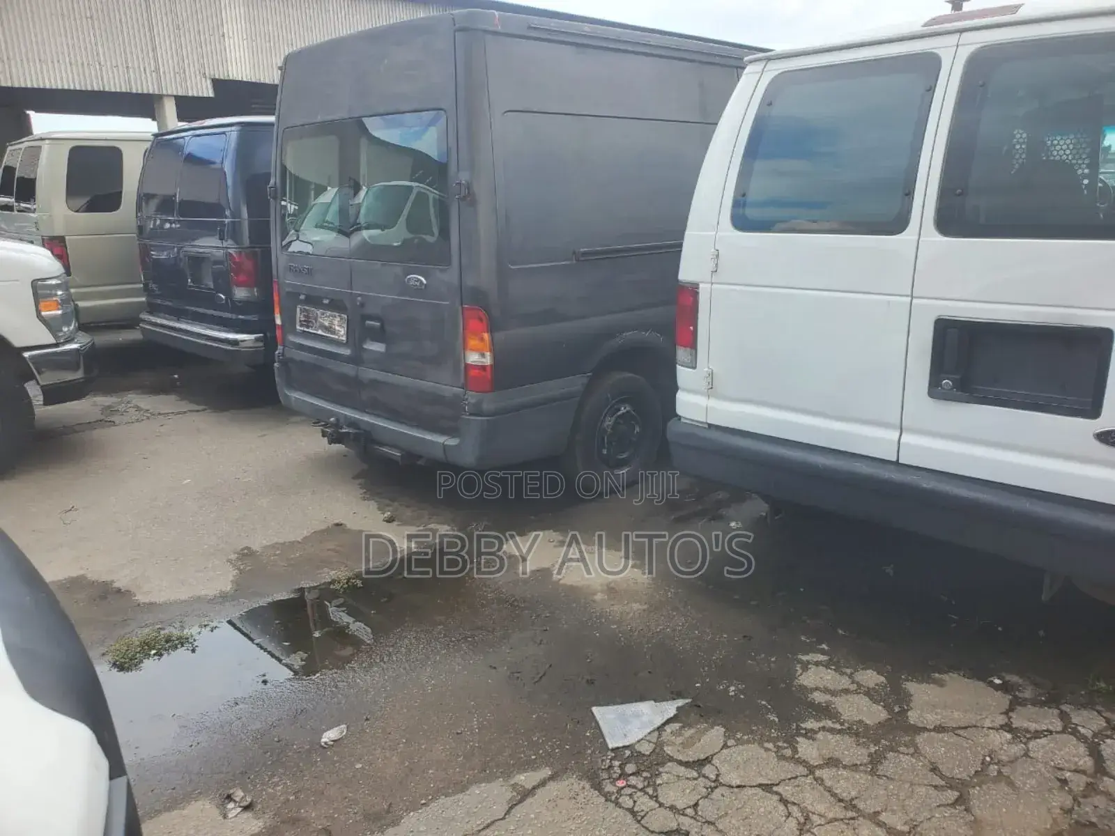 Ford E250 2006 White