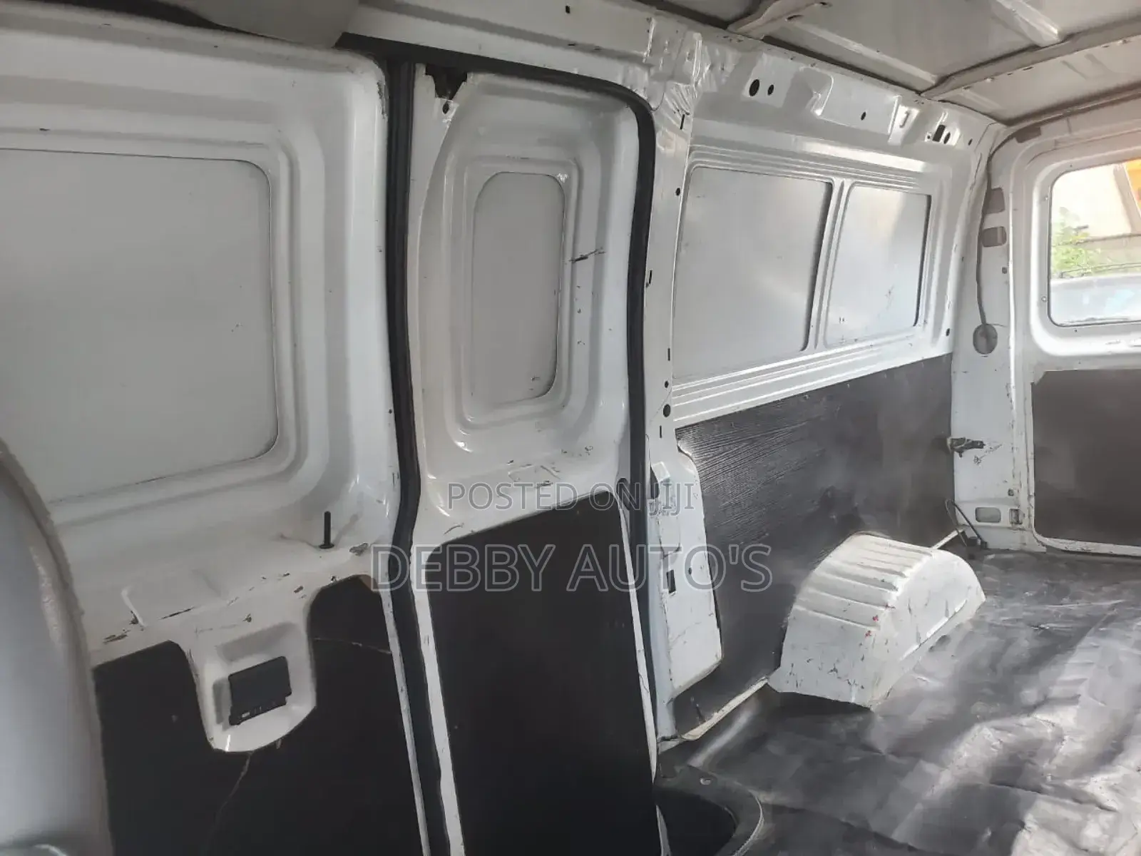 Ford E250 2006 White