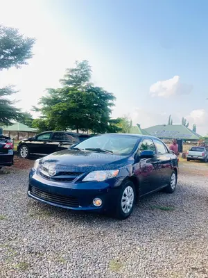Toyota Corolla LE 4dr Sedan (1.8L 4cyl 4A) 2013 Blue