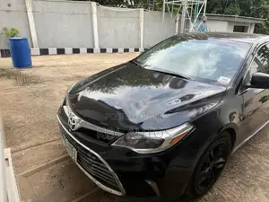 Photo - Toyota Avalon XLE FWDSedan (3.6L 6cyl 6A) 2016 Black