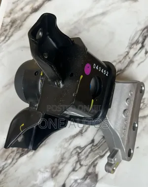 Engine Seat Suzuki Ciaz