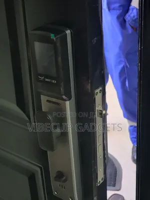 Smart Doorlock With Biometrics, Passcode, Access Card, Etc.