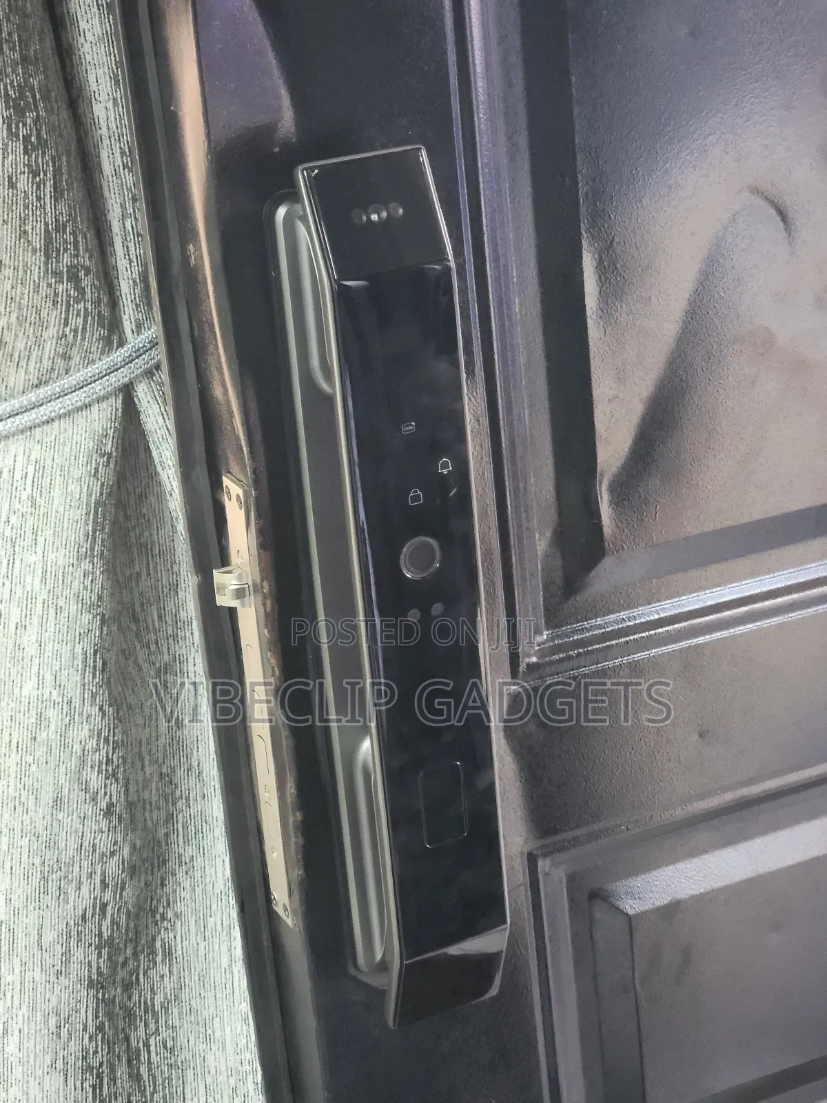 Smart Doorlock With Biometrics, Passcode, Access Card, Etc.
