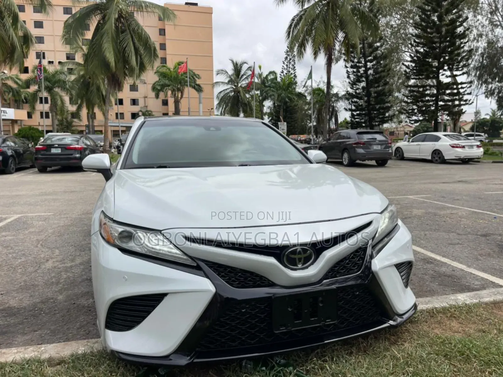 2018 Toyota Camry XSE FWD (2.5L 4cyl 8AM)