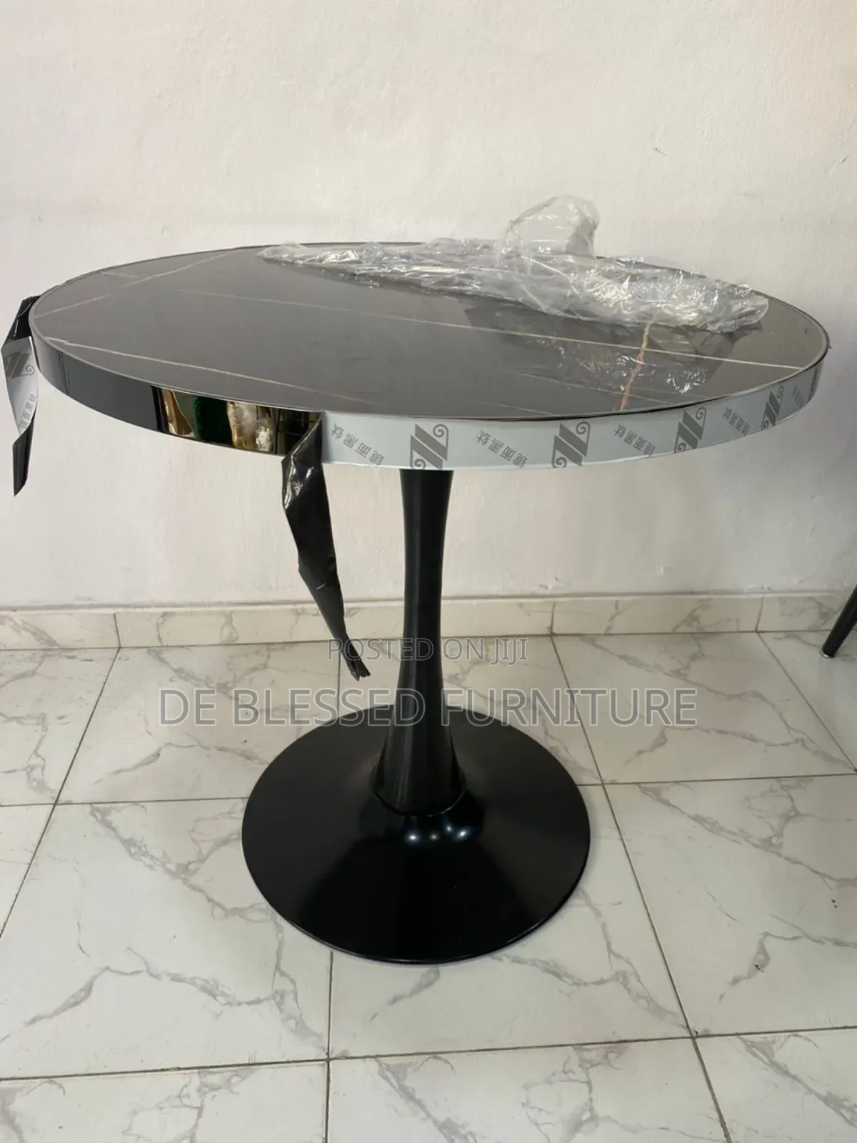 Round Table