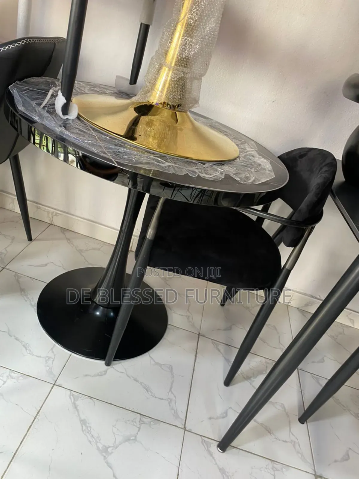Round Table