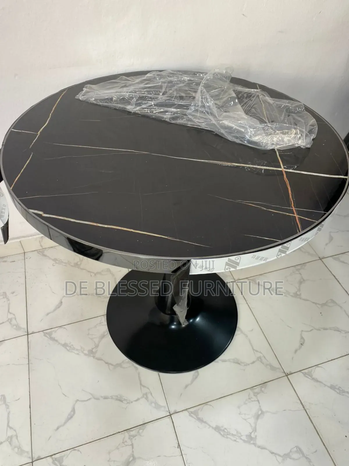 Round Table