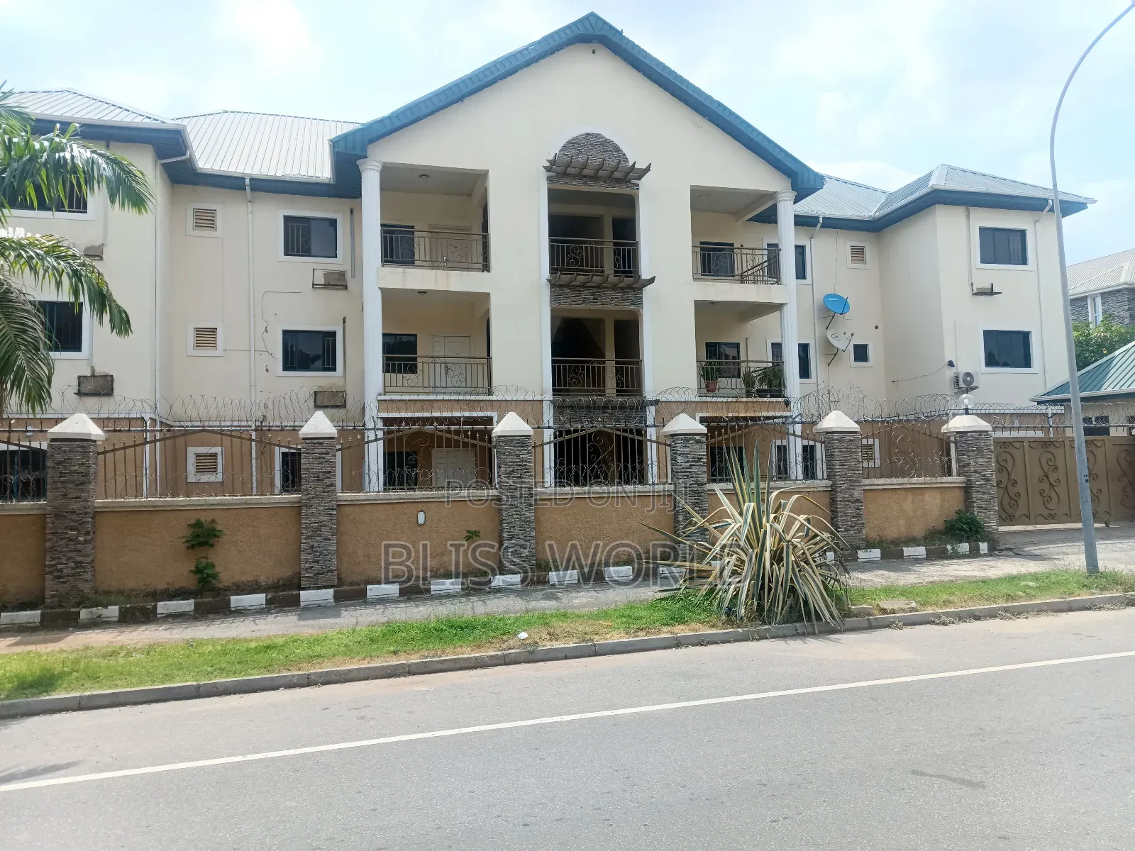 2bdrm Block of Flats in Utako for sale