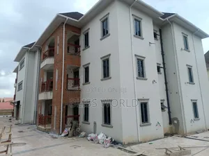 3bdrm Block of Flats in Utako for rent