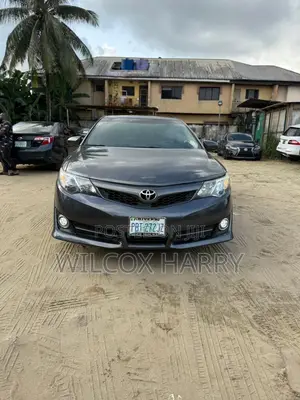 Toyota Camry SE V6 4dr Sedan (3.5L 6cyl 6A) 2012 Green