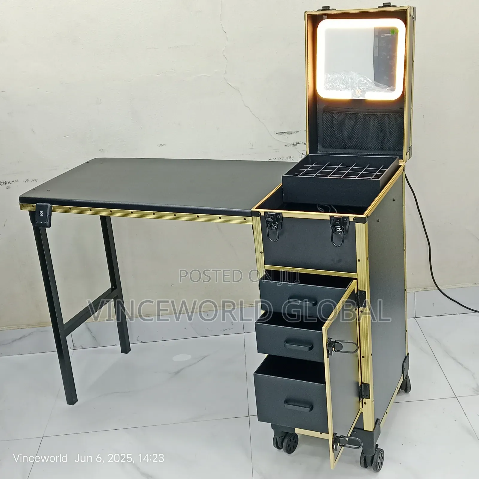Multifunctional Foldable Nail Table