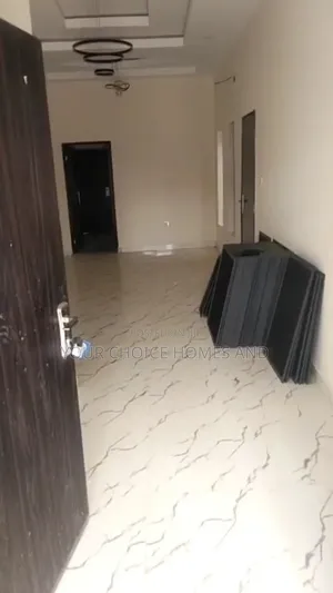 Photo - 3bdrm Block of Flats in Lugbe District for rent