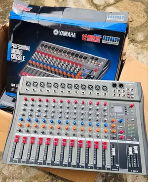 Professional Yamaha 12 Channel Console Mixer