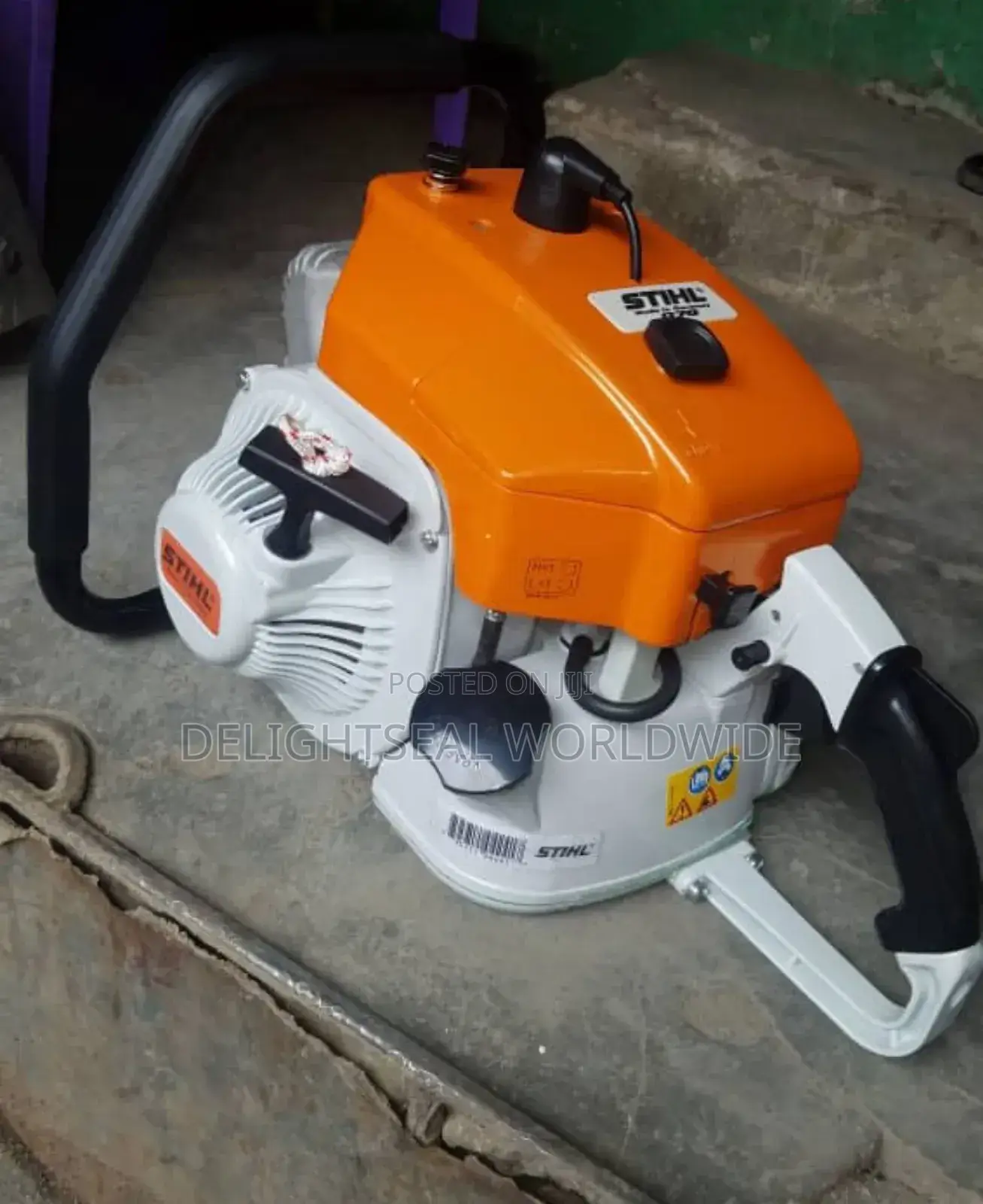 Chainsaw Machine