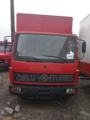 Photo - Mercedes-Benz T1/TN 2003 Red