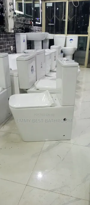 Mature Square Shape Wc Set With the Wash Hand Basin