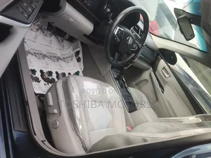 Toyota Camry XLE V6 4dr Sedan (3.6L 6cyl 6A) 2016 Blue
