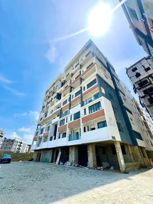 3bdrm Penthouse in Off Freedom Way, Lekki for rent