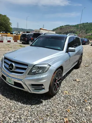 Mercedes-Benz GLK-Class Base GLK 350 4dr AWD 4MATIC (3.5L 6cyl 7A) 2015