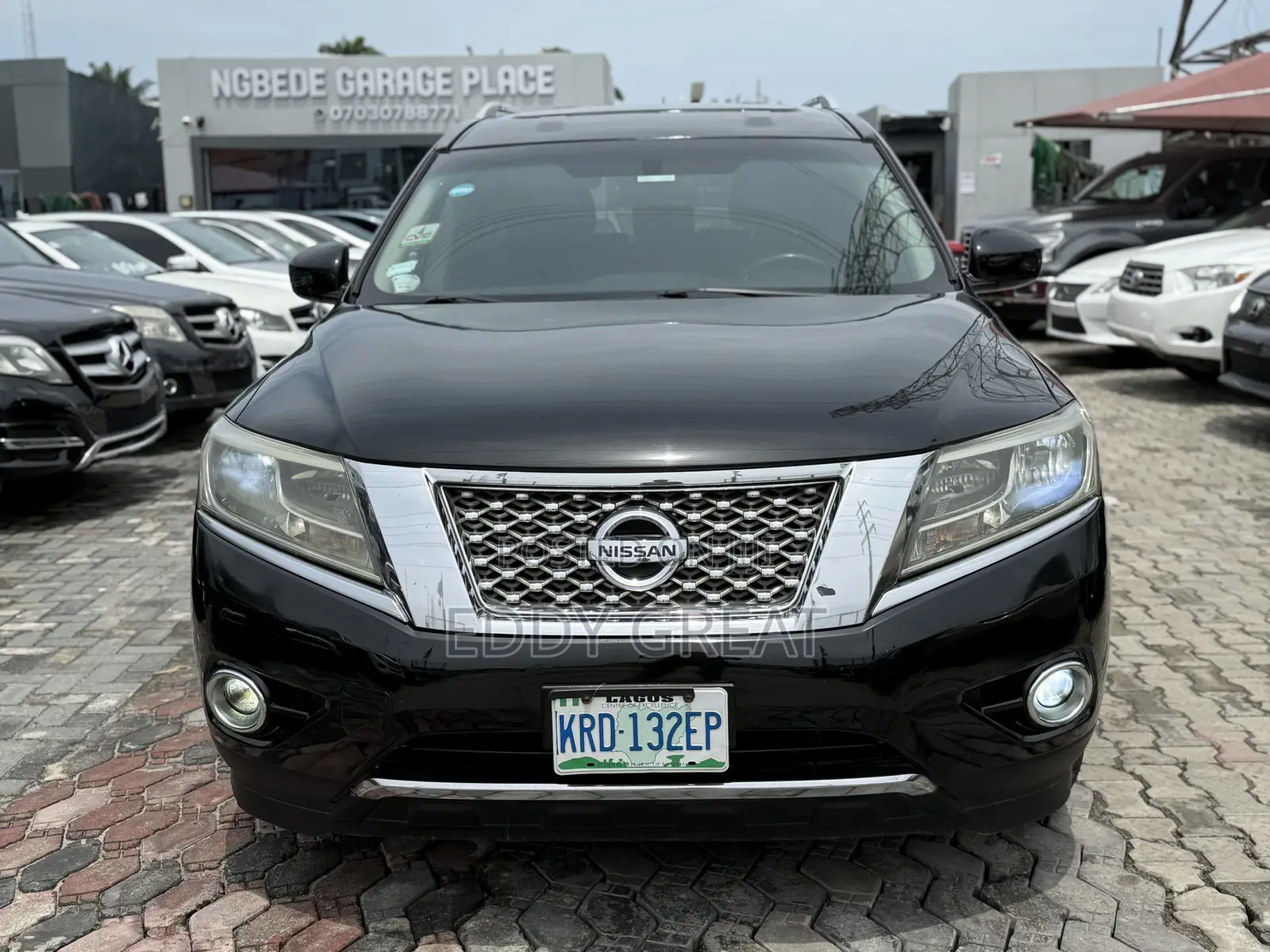 Nissan Pathfinder SV 4x4 2013 Black