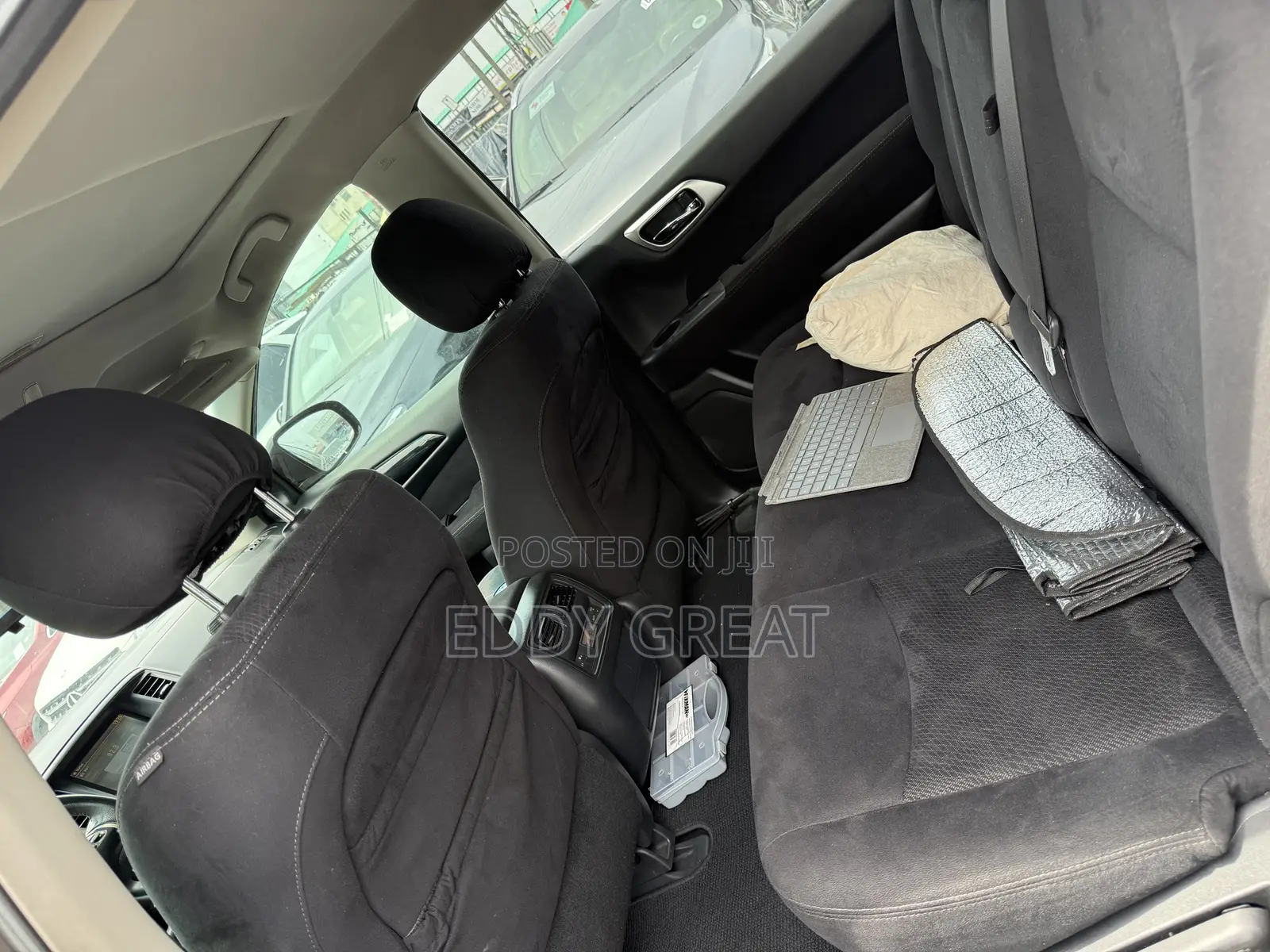 Nissan Pathfinder SV 4x4 2013 Black