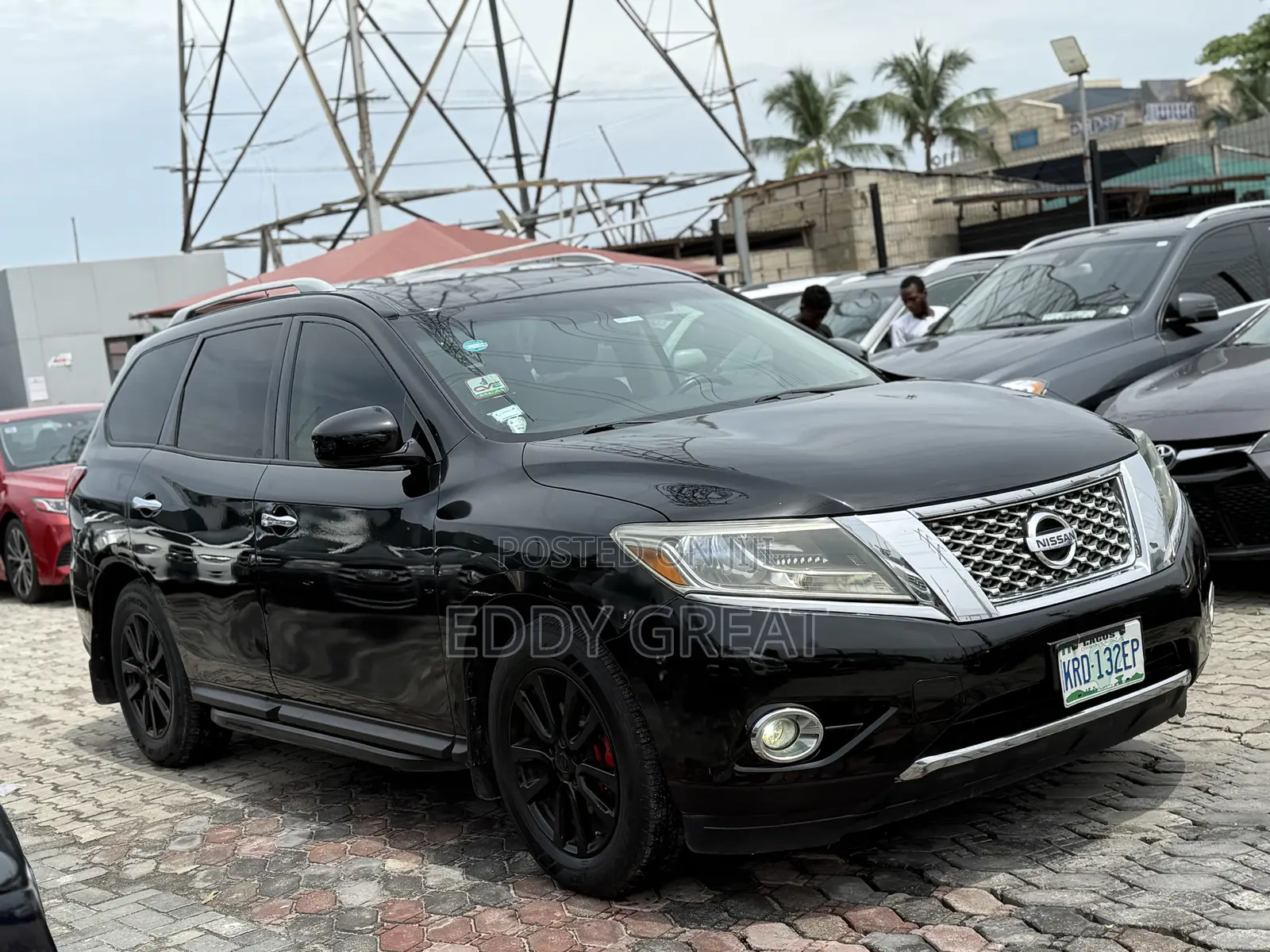 Nissan Pathfinder SV 4x4 2013 Black