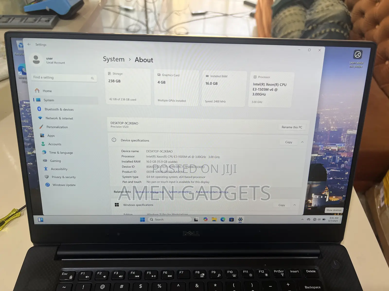 Laptop Dell Precision 15 5520 16GB Intel Xeon SSD 256GB