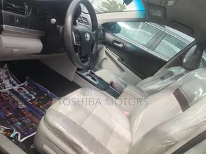 Toyota Camry LE 4dr Sedan (2.5L 4cyl 6A) 2012 Silver
