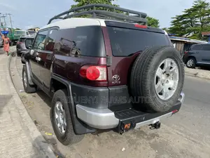 Toyota FJ Cruiser 2012 Red