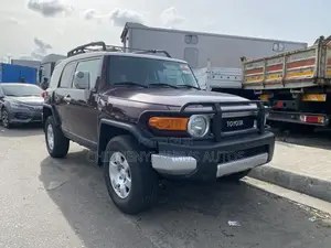 Toyota FJ Cruiser 2012 Red