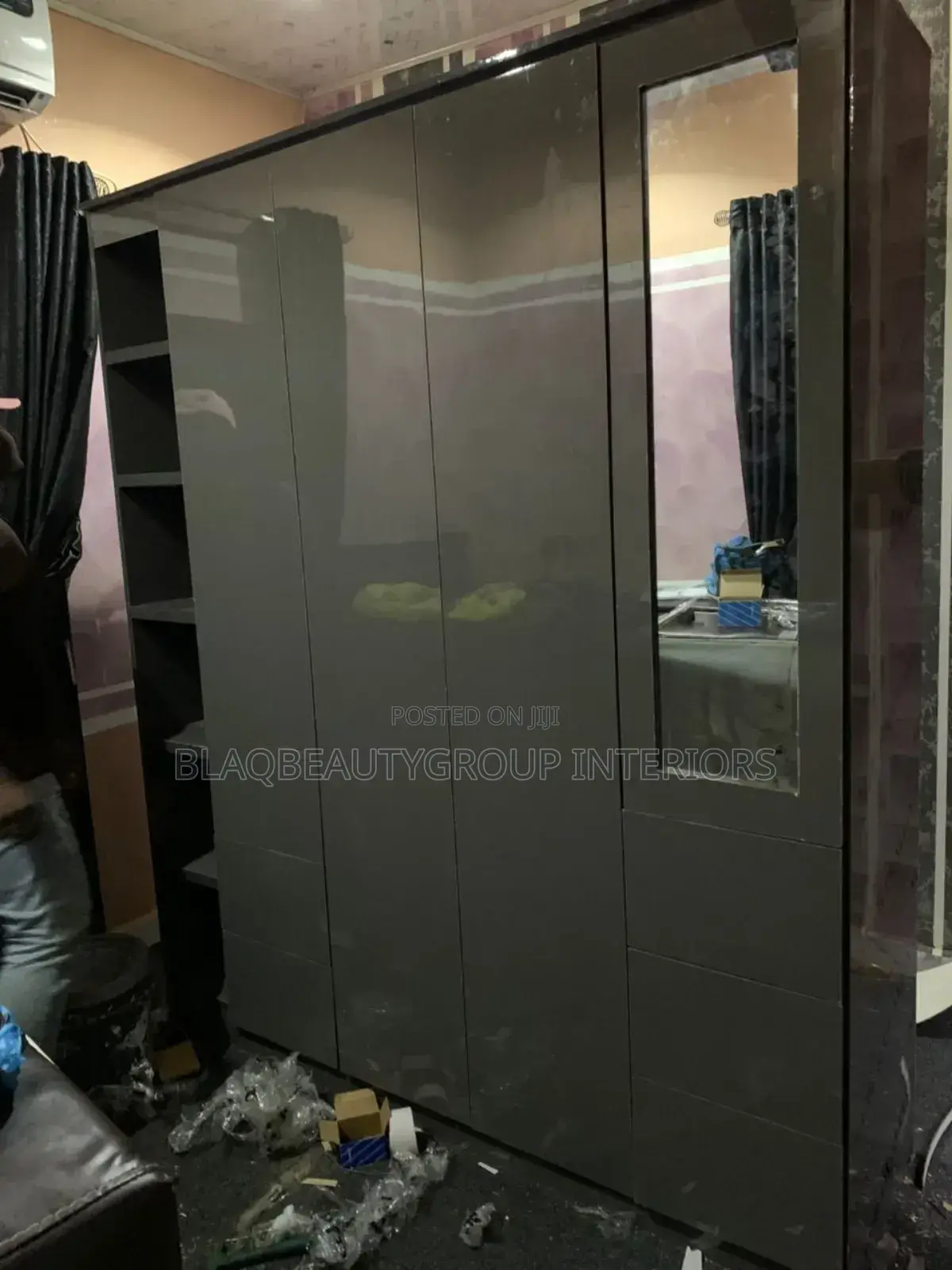 Wardrobe 7 Feet