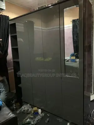 Wardrobe 7 Feet