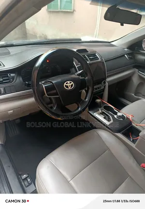 Toyota Camry SE 4dr Sedan (2.5L 4cyl 6A) 2012 White
