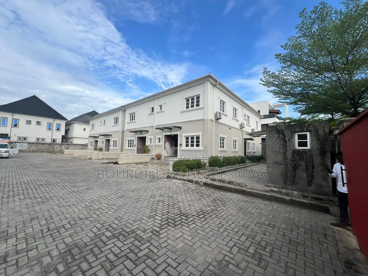 4bdrm Duplex in Lekki for rent