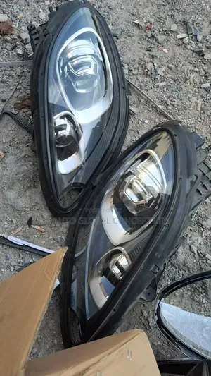 Porche Macan Headlights 2017