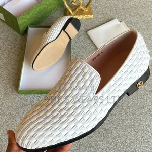 Gucci Leather Shoe Black and White Color