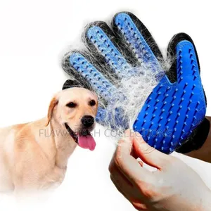 Photo - Right Hand Bathing Glove for Dogs, Puppies, Cats and Kittens