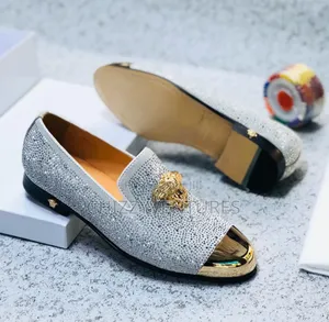 Photo - High Quality Men's Gold Dazzling Tip Shoe