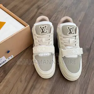 Photo - Luxury Louis Vuitton Beige Color