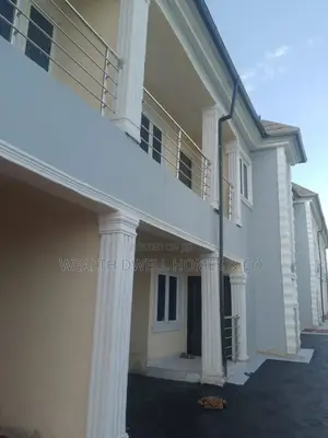 3bdrm Duplex in Alagbaka Extension, Akure for rent