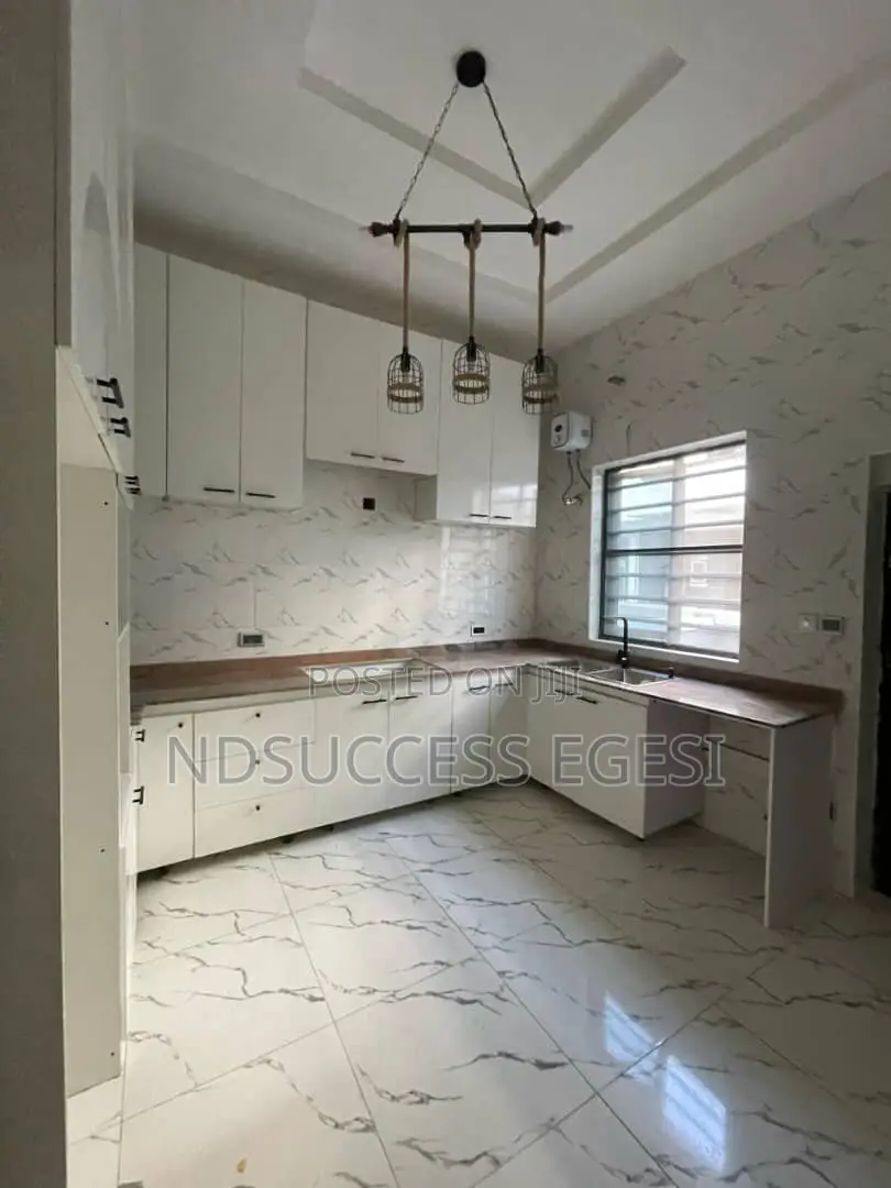 4bdrm Duplex in Ikota for rent