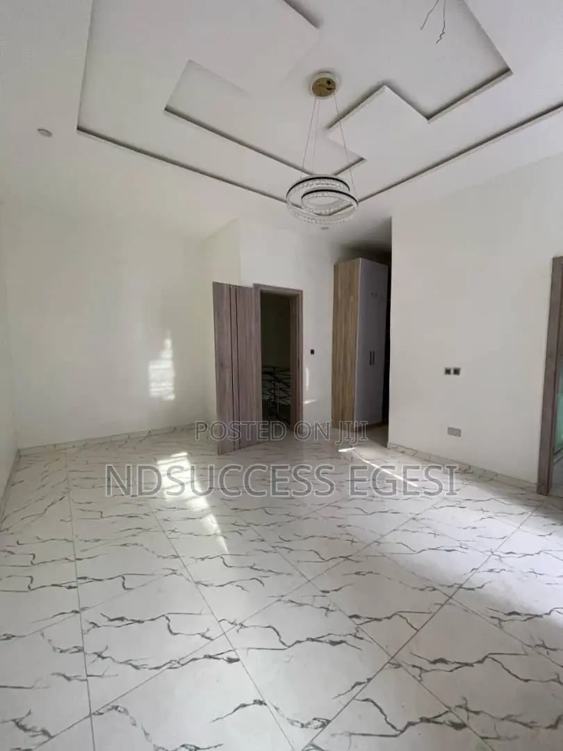 4bdrm Duplex in Ikota for rent