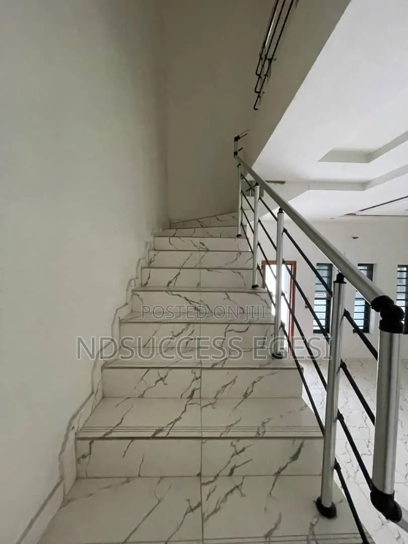 4bdrm Duplex in Ikota for rent