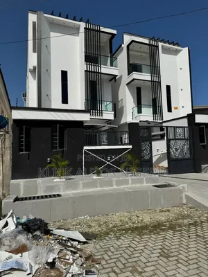 5bdrm Duplex in Ikota for sale