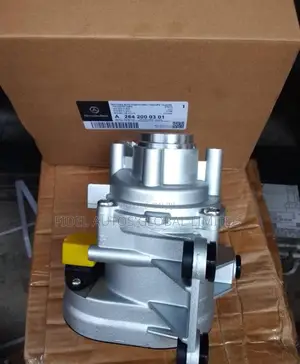 Genuine Mercedes-Benz Water Pump 264-200-03-01-80